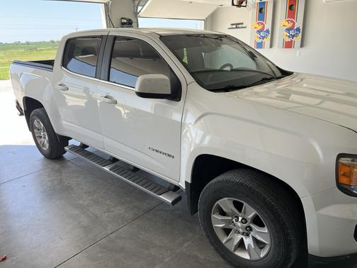 White 2016 GMC Canyon SLE