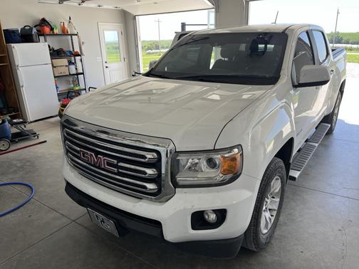 White 2016 GMC Canyon SLE