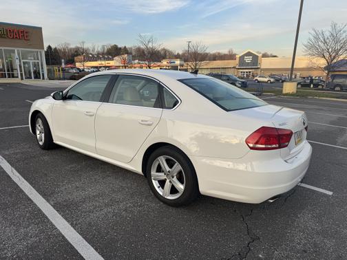 2012 Volkswagen Passat 2.5 SE
