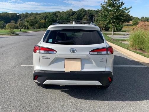White 2024 Toyota Corolla Cross LE