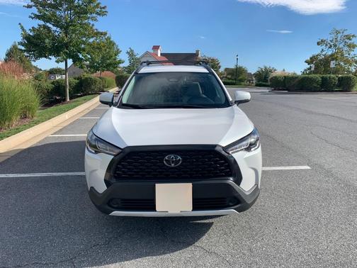 White 2024 Toyota Corolla Cross LE