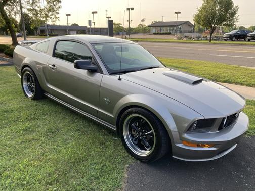 2009 Ford Mustang GT Premium