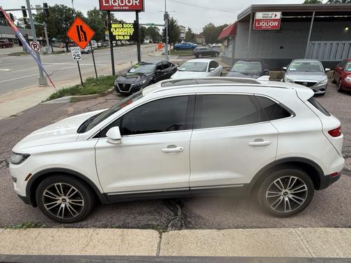 White 2017 Lincoln MKC Select