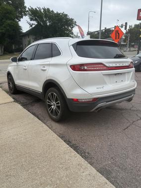 White 2017 Lincoln MKC Select
