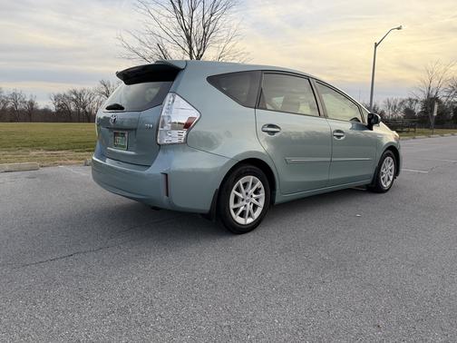 2013 Toyota Prius v Three