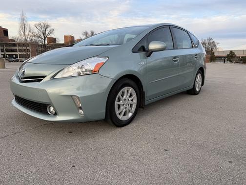 2013 Toyota Prius v Three