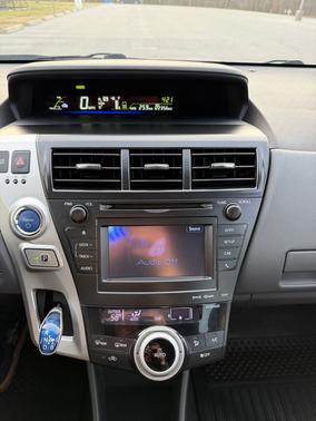 2013 Toyota Prius v Three