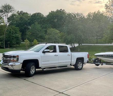 White 2018 Chevrolet Silverado 1500 1LT