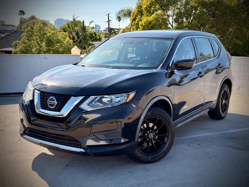 Black 2018 Nissan Rogue S