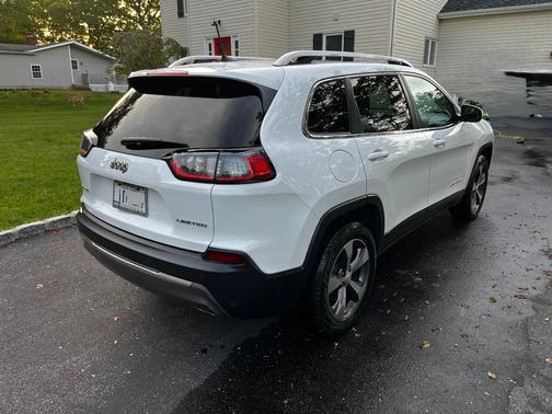 White 2020 Jeep Cherokee Limited