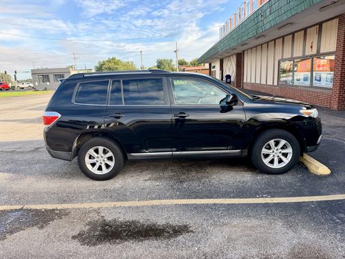 Black 2011 Toyota Highlander Base