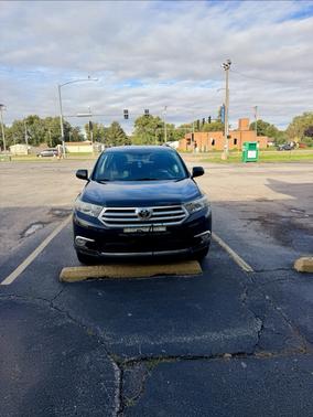 Black 2011 Toyota Highlander Base