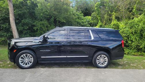 2022 GMC Yukon XL SLT