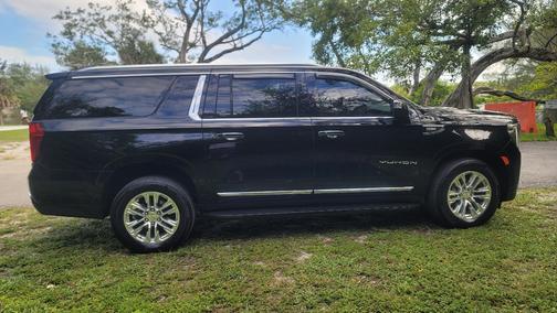 2022 GMC Yukon XL SLT