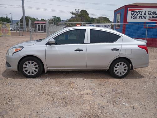 Silver 2018 Nissan Versa 1.6 S+