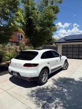 White 2018 Porsche Macan Macan