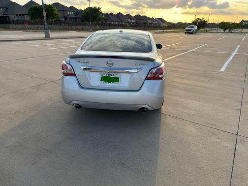 Silver 2013 Nissan Altima 3.5 SV