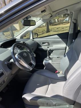 2013 Toyota Prius v Five