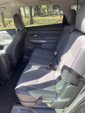 2013 Toyota Prius v Five