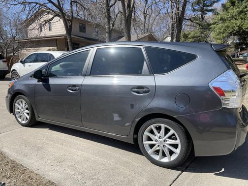 2013 Toyota Prius v Five