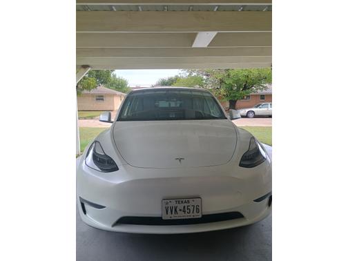 White 2024 Tesla Model Y Long Range
