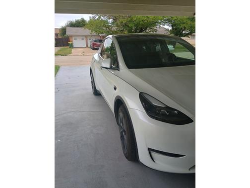 White 2024 Tesla Model Y Long Range