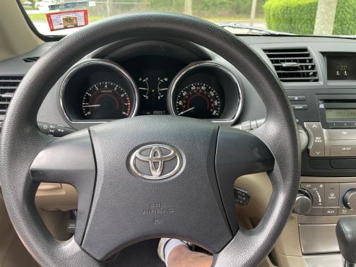 2011 Toyota Highlander Base