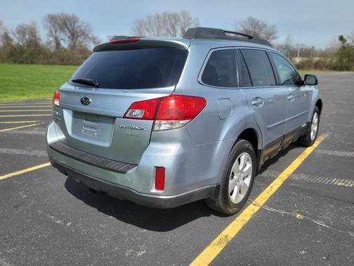 Silver 2012 Subaru Outback 2.5i Premium