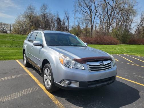 Silver 2012 Subaru Outback 2.5i Premium