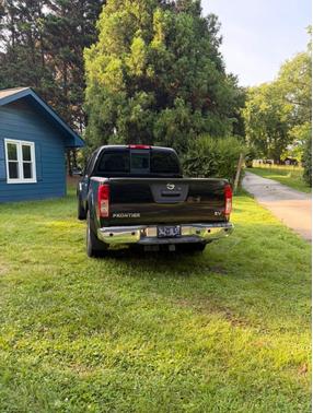 Black 2018 Nissan Frontier SV