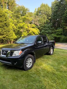 Black 2018 Nissan Frontier SV