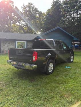 Black 2018 Nissan Frontier SV