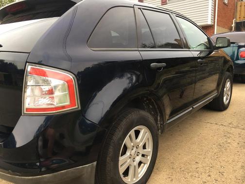 Blue 2008 Ford Edge SE