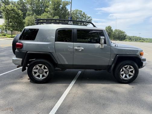 2014 Toyota FJ Cruiser Base