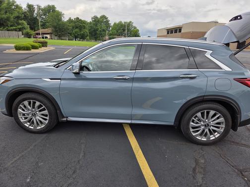 2024 INFINITI QX50 LUXE
