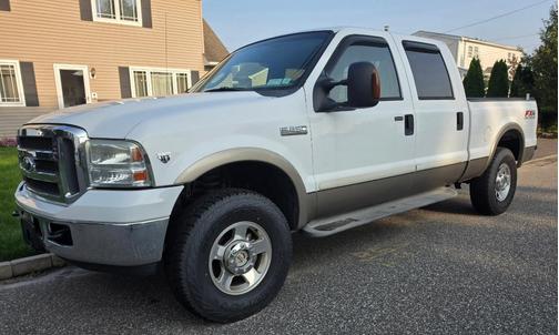 White 2005 Ford F-250 Lariat Crew Cab Super Duty