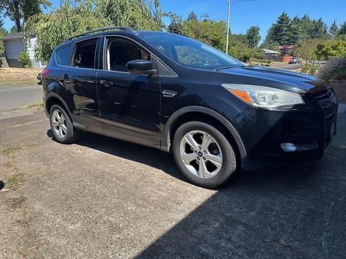 Black 2014 Ford Escape SE