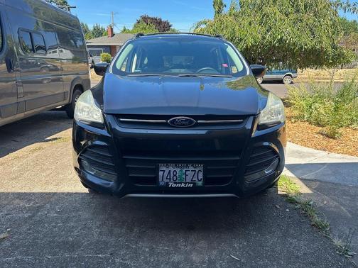 Black 2014 Ford Escape SE