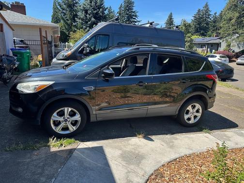 Black 2014 Ford Escape SE