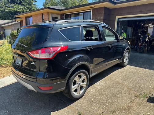 Black 2014 Ford Escape SE