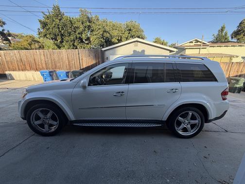 White 2009 Mercedes-Benz GL-Class GL 550 4MATIC