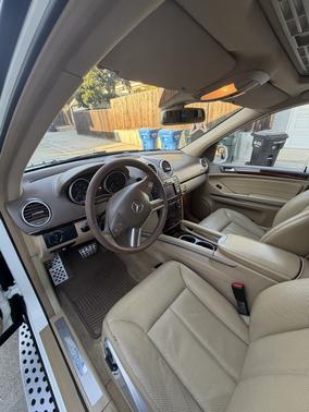 White 2009 Mercedes-Benz GL-Class GL 550 4MATIC