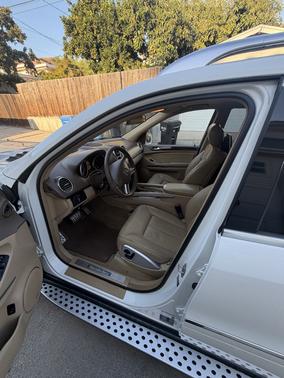 White 2009 Mercedes-Benz GL-Class GL 550 4MATIC