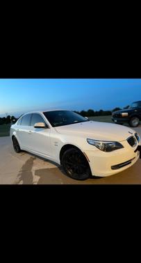 Photo 1 of 13 of 2010 BMW 528 i xDrive