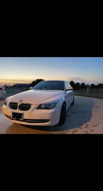 Photo 2 of 13 of 2010 BMW 528 i xDrive