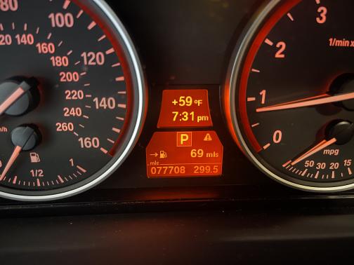 Photo 5 of 13 of 2010 BMW 528 i xDrive
