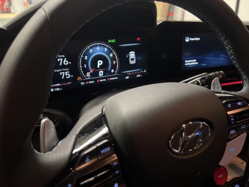 Photo 4 of 6 of 2022 Hyundai Elantra N Base