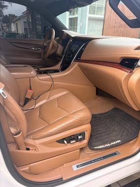 White 2017 Cadillac Escalade ESV Platinum