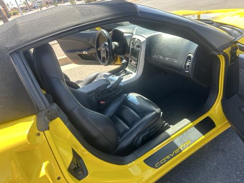 2005 Chevrolet Corvette Base