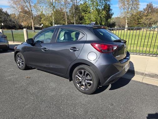 2020 Toyota Yaris XLE